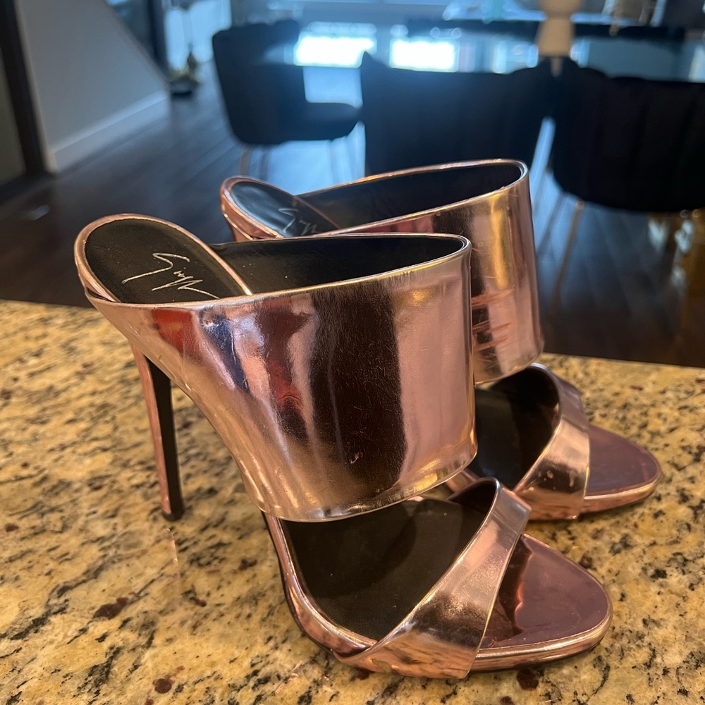 Giuseppe Zanotti
Andrea high-heel sandals size 39